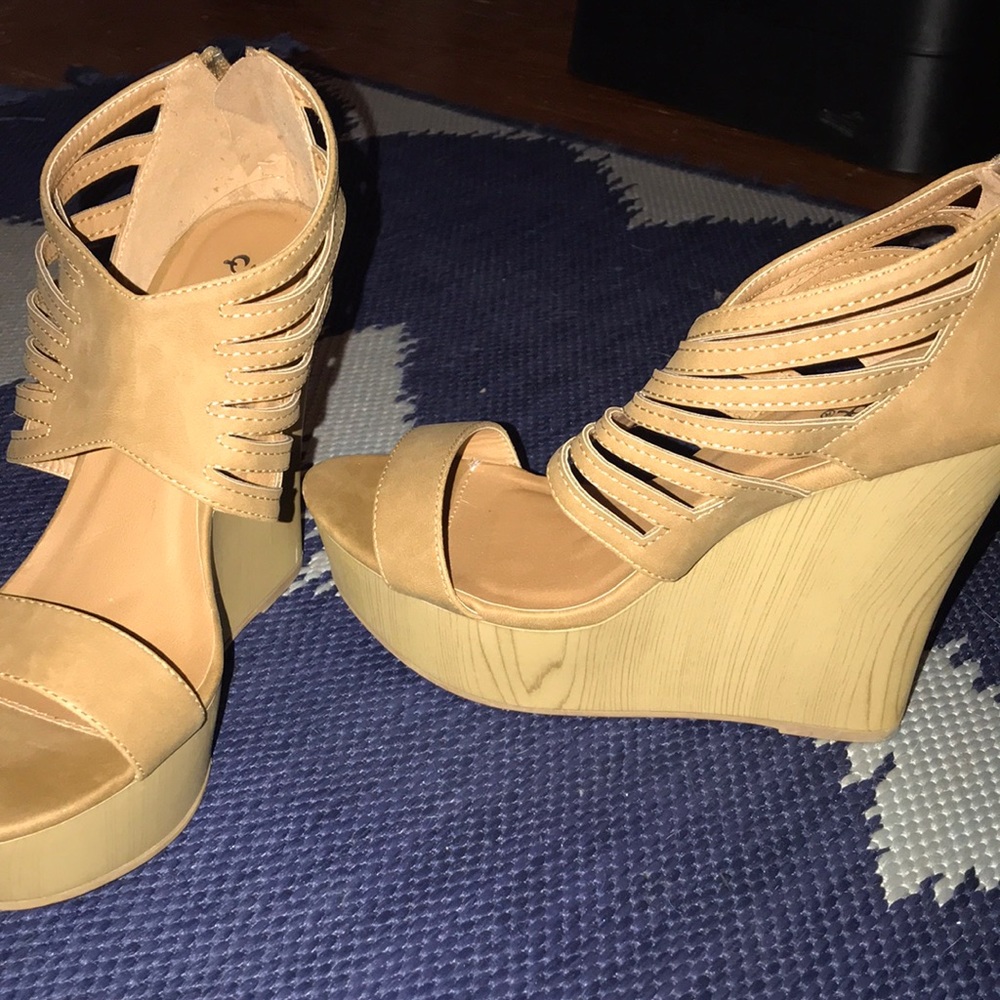 Heels - Picture 2 of 4